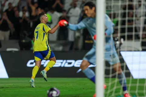 نجح رونالدو وسقط حمد الله.. النصر يهزم الشباب بسيناريو جنوني (فيديو)
